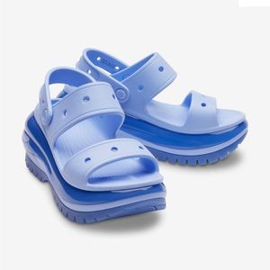 NWT Crocs Mega Crush Sandal - Moon Jelly Blue. Men’s 6/ Women’s 8